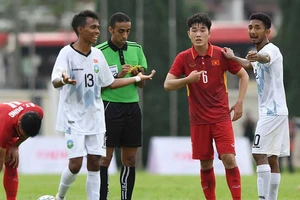 Muốn vô địch, thầy trò HLV Hữu Thắng phải khắc phục gì?