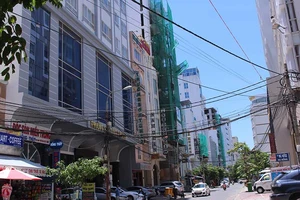Đà Nẵng: Khách sạn bùng nổ, hạ tầng đuối sức