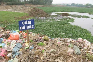 Chạy trời không khỏi... rác