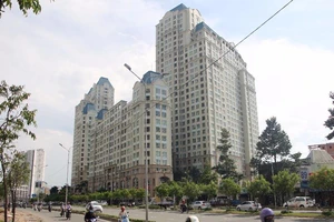 Khẩn cấp ‘giải cứu’ đường Nguyễn Hữu Cảnh