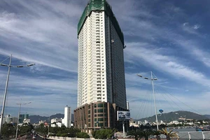 Ngăn hoàn thiện cao ốc Mường Thanh Khánh Hòa