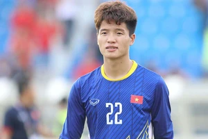 Tuyển thủ quốc gia đi học luật bóng đá