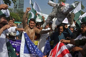 Mỹ cắt viện trợ Pakistan, tăng áp lực về Taliban