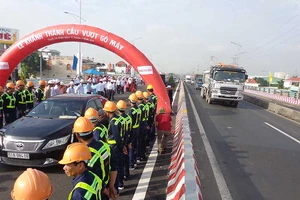 Nếu không quyết đoán, giao thông TP.HCM đã… tê liệt!