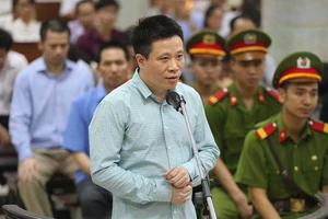 Hà Văn Thắm bào chữa cho Nguyễn Xuân Sơn