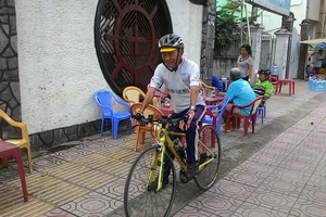 91 tuổi đạp xe khắp đất nước
