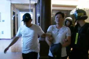 Phá ổ bạc nghi mua được kết quả xổ số