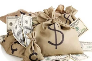 Trường lạm thu, cha mẹ nghèo méo mặt