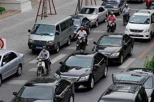 Từ 2020, thu phí ô tô vào trung tâm TP.HCM