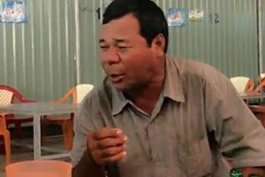 Đờn ca tài tử bằng... khí công