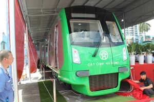 Thiếu 250 triệu USD, đường sắt trên cao chưa chạy thử 