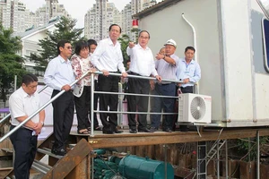 Bí thư Nguyễn Thiện Nhân kiểm tra máy bơm chống ngập