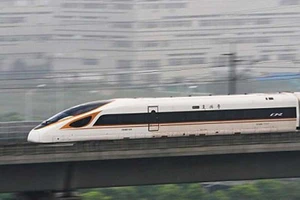 Tàu cao tốc nhanh nhất thế giới chính thức chạy ở TQ