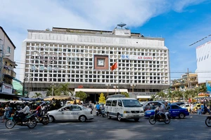 Quận 5 thay mới BQL, xin lỗi tiểu thương chợ An Đông