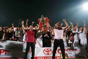 Vòng 20 V-League: Cờ nằm trong tay bầu Hiển