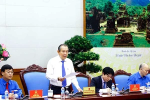 Tuyên dương các cán bộ, viên chức trẻ tiêu biểu