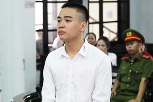 2 lần bị truy nã, tòa vẫn xử án treo!