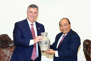 Thủ tướng đề nghị Boeing hỗ trợ đường bay thẳng đến Mỹ