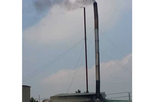 Sản xuất hạt nhựa khiến cả khu bốc mùi