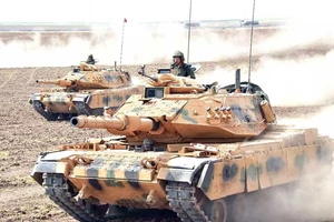 Xe tăng Iran, Thổ Nhĩ Kỳ áp sát biên giới Iraq