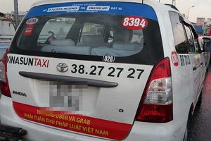 Vinasun đã tháo khẩu hiệu phản đối Grab, Uber