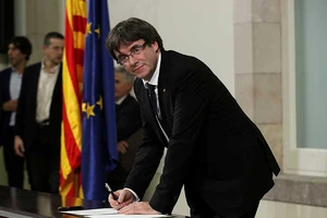 Bước ngoặt bất ngờ cho khủng hoảng Tây Ban Nha