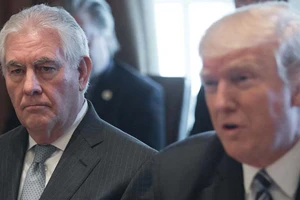  Ông Tillerson nên ở lại hay ra đi?