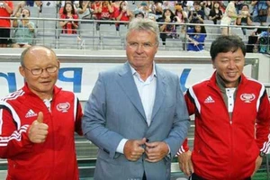 Bầu Đức chơi trên cơ VFF