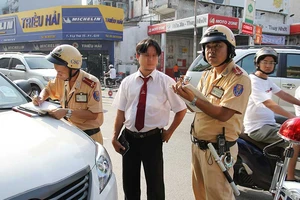 Camera thay CSGT bắt vi phạm: Dân ủng hộ!