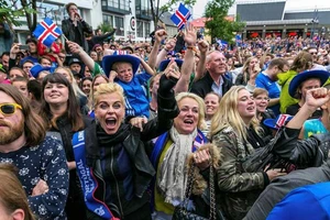 Cả Đông Nam Á… ngước nhìn Iceland