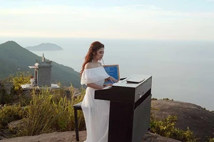 Người trẻ lao vào bolero