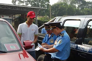 Kiến nghị lái xe Uber, Grab phải tập huấn