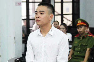 Bản án ban hành không được khác khi tòa tuyên