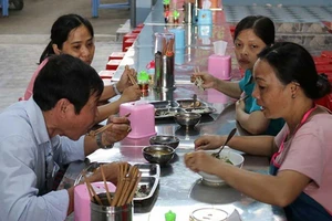 Sài Gòn có thêm bếp ăn ấm áp tình người