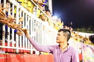 Công Vinh tung hỏa mù