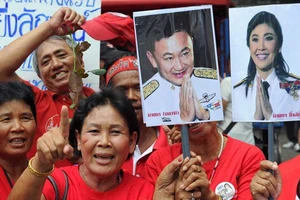 Gia tộc Shinawatra giữa muôn trùng vây