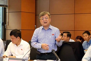 Lo vì tăng trưởng phụ thuộc các ông lớn FDI