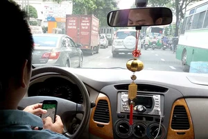Các bộ ý kiến trái chiều về Uber, Grab