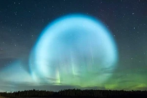 Hiện tượng ánh sáng lạ xuất hiện trên bầu trời Nga