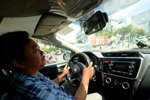 Uber, Grab đóng thuế có sòng phẳng, minh bạch?