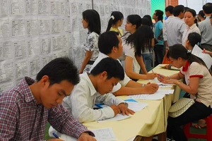 Không đòi hộ khẩu, thêm cơ hội cho dân