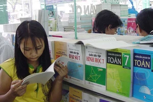 Băn khoăn lùi thời gian áp dụng sách giáo khoa mới