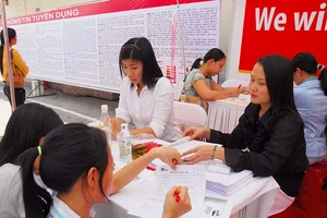 Đồng ý bỏ hộ khẩu nhưng tránh cào bằng