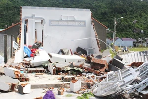 Thảng thốt xóm nghèo Tây Bắc sau bão