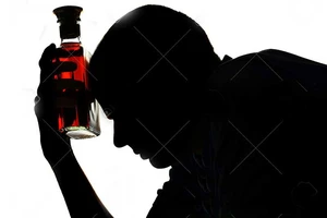 Loạn thần do... cai rượu