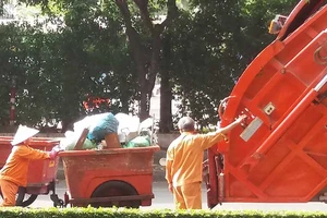TP.HCM: Lúng túng đấu thầu thu gom rác