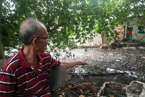 Rác thải lấp kênh