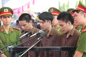 Nên bỏ hẳn việc xét xử lưu động