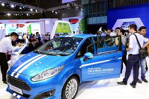 Thuế ô tô nhập khẩu sắp về 0%, vẫn tranh cãi kịch liệt