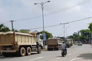 Dân Đà Nẵng đòi đường xuống biển